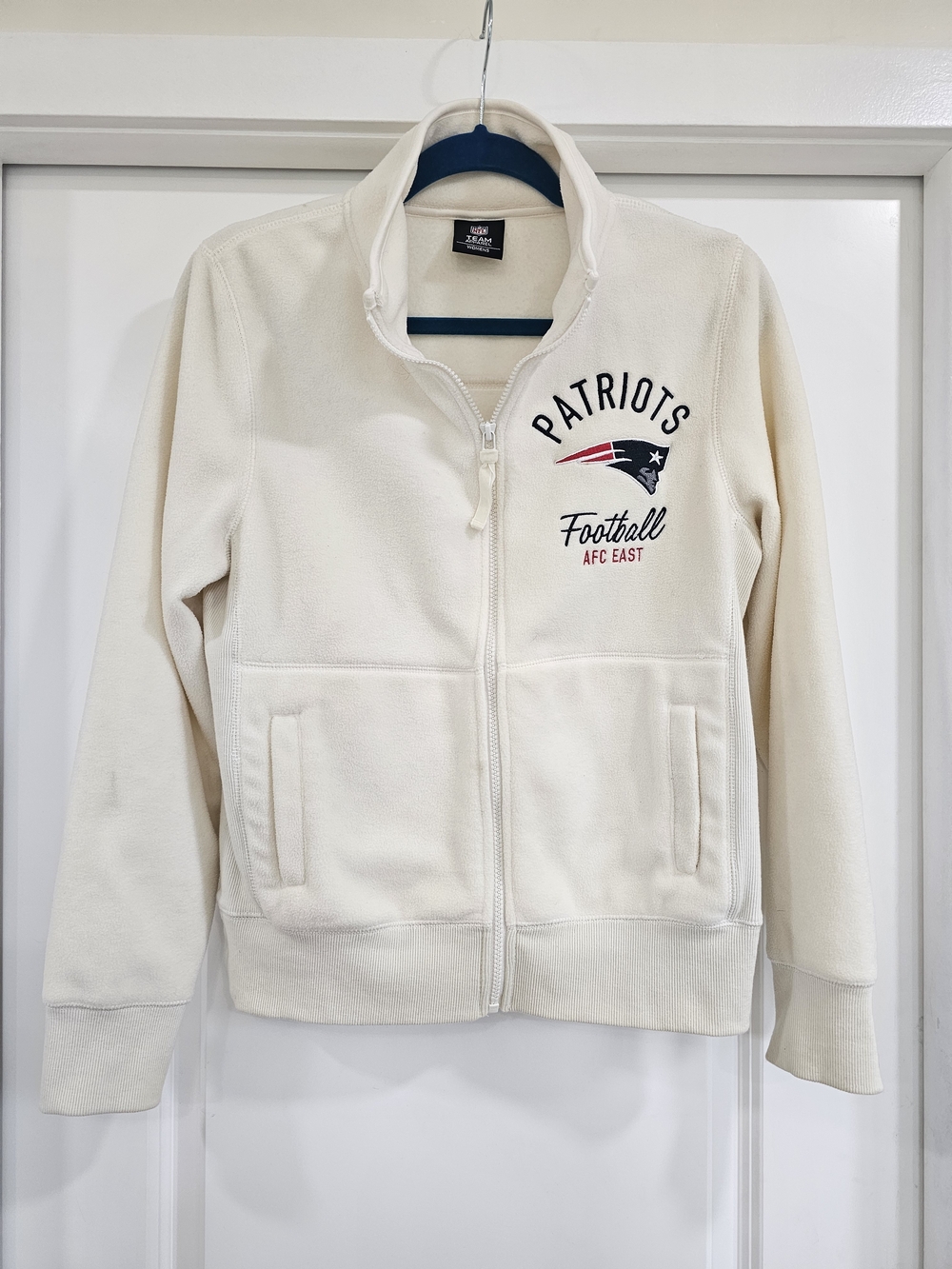 NFL Team Apparel Women's New England Patriots Full Zip Fleece Zipper Jacket M